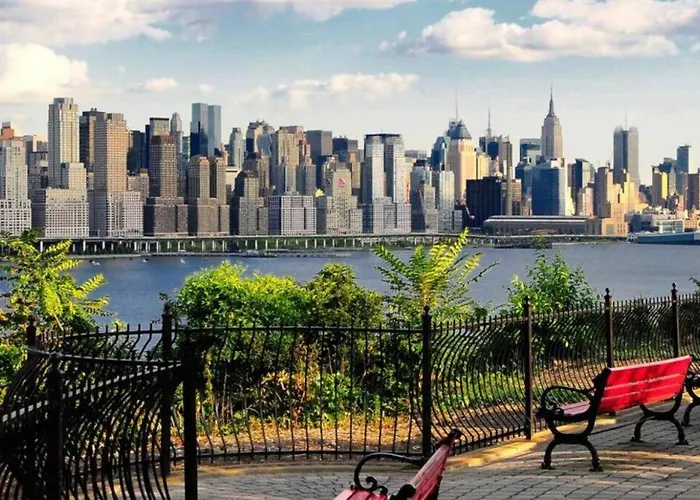 Cozy 3 Bedroom Suite, 15 Min To Nyc &Times Sq