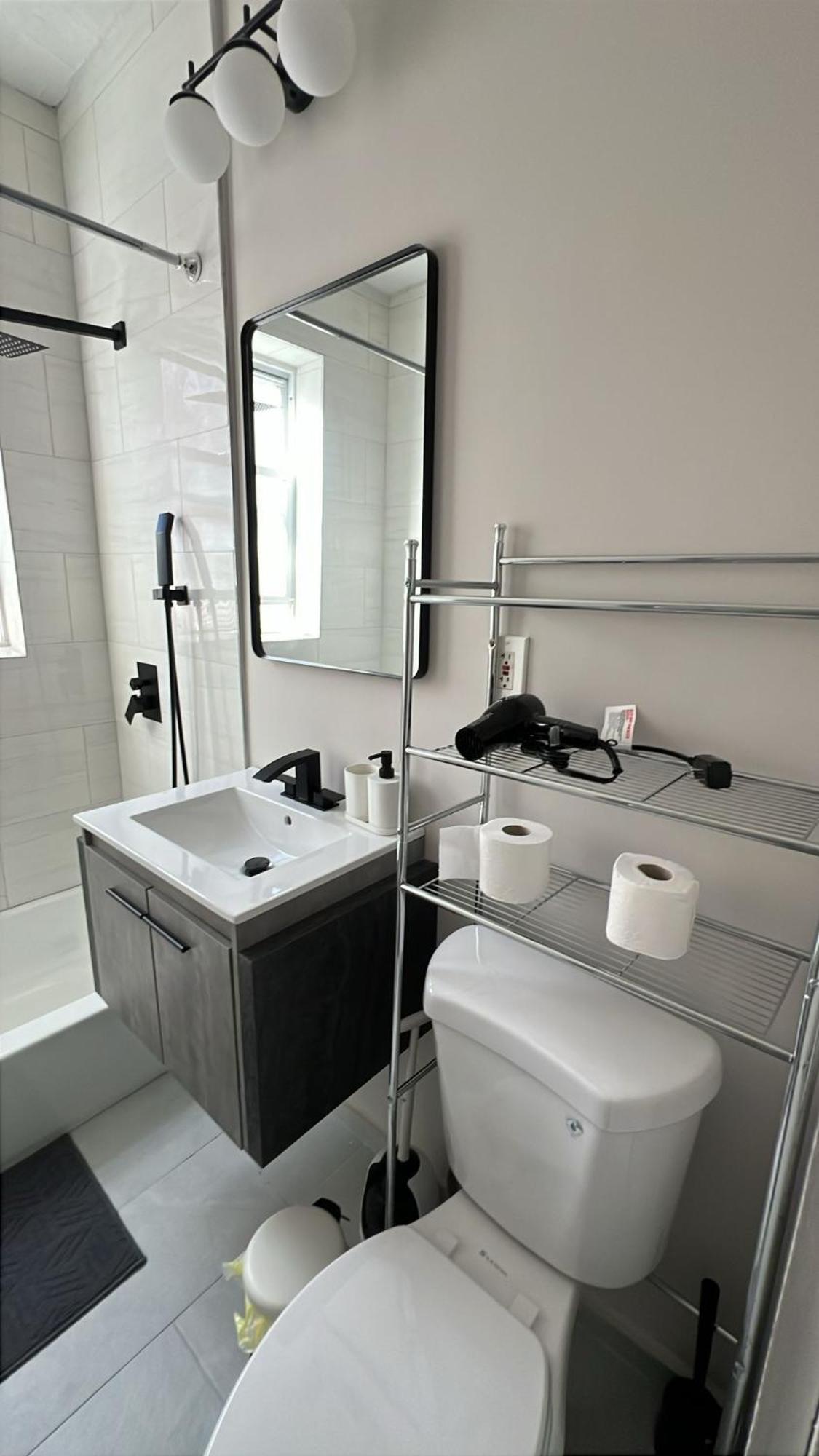 Cozy 3 Bedroom Suite, 15 Min To Nyc × Sq Appartement *